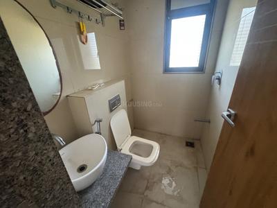Bathroom Image of 1800 Sq.ft 3 BHK Apartment / Flat for rent in Akshaj Caladium, Bhadaj Ahmedabad for Rs. 28000