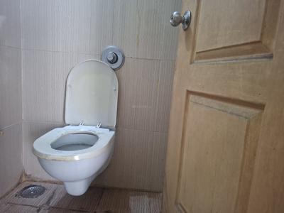 Bathroom Image of 600 Sq.ft 1 BHK Apartment / Flat for rent in Swaraj Symphony, Kharghar Navi Mumbai for Rs. 22500