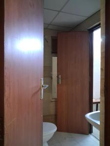 Common Bathroom Image of 1295 Sq.ft 3 BHK Apartment / Flat for sale in Supertech Ecociti, Sector 137 Noida for Rs. 13500000