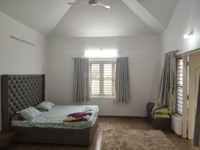 Bedroom Image of 2700 Sq.ft 3 BHK Independent House for rent in Thaltej Ahmedabad for Rs. 60000