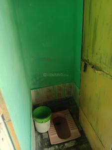 Bathroom Image of 650 Sq.ft 2 BHK Independent House for rent in Mashia Ganj Jhansi for Rs. 6500