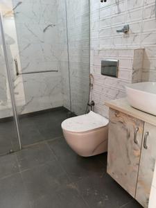 Common Bathroom Image of 2548 Sq.ft 4 BHK Apartment / Flat for sale in Bestech Park View Grand Spa, Sector 81 Gurgaon for Rs. 40000000
