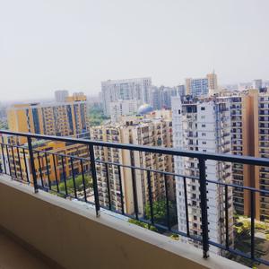 Balcony Image of 2175 Sq.ft 4.5 BHK Apartment / Flat for sale in Amrapali Crystal Homes Phase 1, Sector 76 Noida for Rs. 29036250