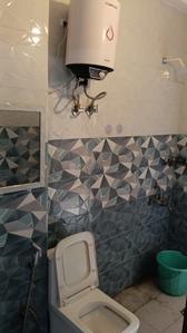 Bathroom Image of 500 Sq.ft 1 BHK Builder Floor for rent in Sector 23 Dwarka New Delhi for Rs. 22000