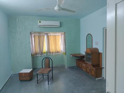 Bedroom Image of 2700 Sq.ft 4 BHK Independent House for rent in Thaltej Ahmedabad for Rs. 52000