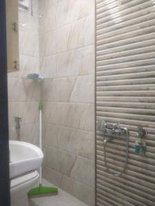 Common Bathroom Image of 700 Sq.ft 1 BHK Builder Floor for rent in Lajpat Nagar New Delhi for Rs. 35000