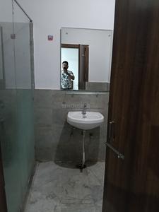 Bathroom Image of 2500 Sq.ft 6 BHK Apartment / Flat for rent in Chandralok Lucknow for Rs. 60000