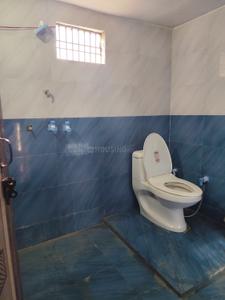 Bathroom Image of 500 Sq.ft 1.5 BHK Independent House for rent in Koila Alipur Bangar Mathura for Rs. 3000