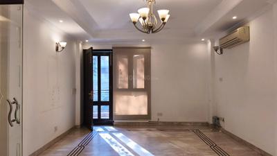 Living Room Image of 2000 Sq.ft 3 BHK Builder Floor for rent in Soami Nagar New Delhi for Rs. 125000