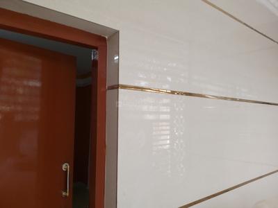 Bathroom Image of 800 Sq.ft 2 BHK Builder Floor for rent in Cox Town Bengaluru for Rs. 18000