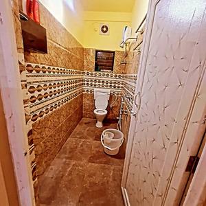 Bathroom Image of 1250 Sq.ft 3 BHK Apartment / Flat for sale in Santoshpur Kolkata for Rs. 9500000