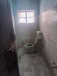 Bathroom Image of 900 Sq.ft 2 BHK Independent House for rent in Kantatoli Ranchi for Rs. 14000