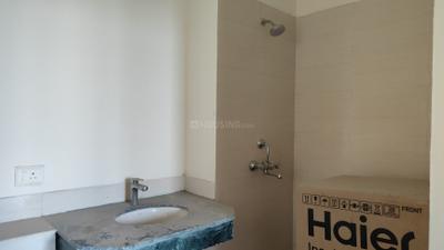 Bathroom Image of 610 Sq.ft 1 BHK Apartment / Flat for sale in Jaypee Kensington Boulevard, Sector 131 Noida for Rs. 6000000