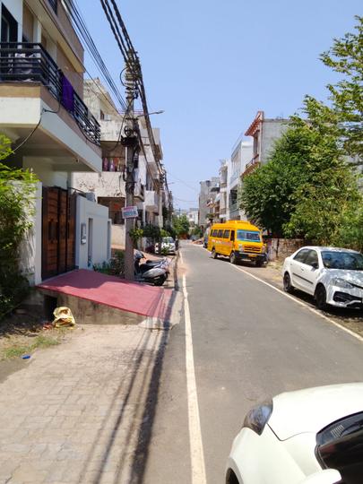 Vikalp Khand Main Image 1