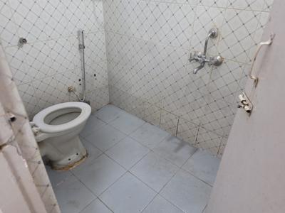 Bathroom Image of 1100 Sq.ft 2 BHK Apartment / Flat for rent in Kothrud Pune for Rs. 35000