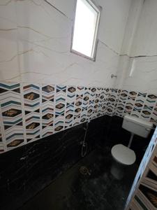 Bathroom Image of 700 Sq.ft 2 BHK Apartment / Flat for sale in Lalbagh Lucknow for Rs. 2800000
