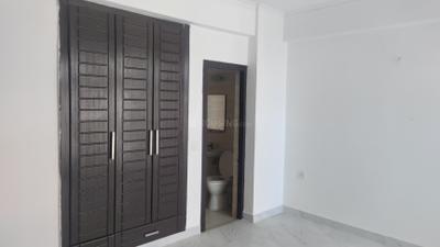 Bedroom Image of 1000 Sq.ft 2.5 BHK Apartment / Flat for sale in Amrapali Zodiac, Sector 120 Noida for Rs. 9600000
