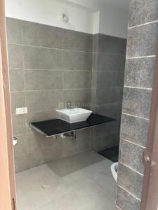 Bathroom Image of 3770 Sq.ft 4 BHK Apartment / Flat for rent in Aaryavart Skies, Ambawadi Ahmedabad for Rs. 90000