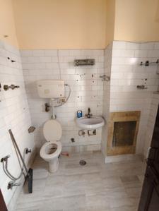Image of 1800 Sq.ft 3 BHK Apartment / Flat for rent in DDA Tarang Apartments, Patparganj, New Delhi for Rs. 50000