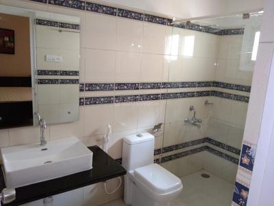 Bathroom Image of 3400 Sq.ft 3 BHK Apartment / Flat for rent in Jubilee Hills Hyderabad for Rs. 110000