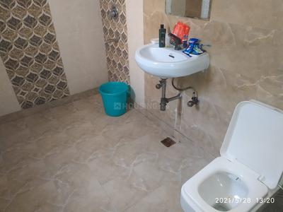 Bathroom Image of Sanjeev pg in Sector 61, Noida