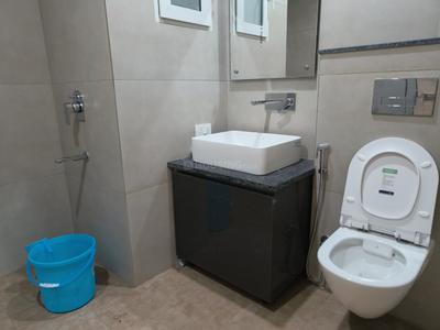 Bathroom Image of 1650 Sq.ft 3 BHK Apartment / Flat for rent in Gulnaar Meadows, Bhabat Zirakpur for Rs. 29000