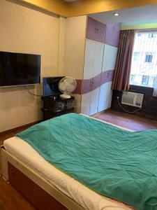 Bedroom Image of 650 Sq.ft 1 BHK Apartment / Flat for rent in Cumballa Hill Mumbai for Rs. 125000