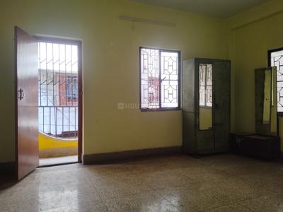 Hall Image of 800 Sq.ft 2 BHK Apartment / Flat for rent in Picnic Garden Kolkata for Rs. 12000