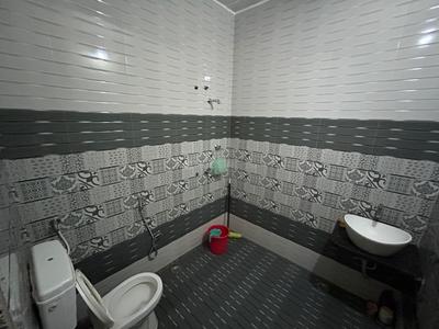 Bathroom Image of 1785 Sq.ft 10 BHK Independent House for sale in Bisweshwarganj Varanasi for Rs. 30000000