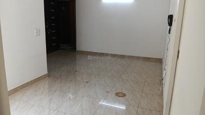 Living Room Image of 1075 Sq.ft 2 BHK Apartment / Flat for rent in Gaur City 7th Avenue, Noida Extension Greater Noida for Rs. 23500