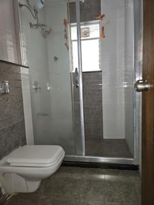 Common Bathroom Image of 2100 Sq.ft 4 BHK Apartment / Flat for rent in Darode Shriniwas Liviano Phase I, Kharadi Pune for Rs. 69000