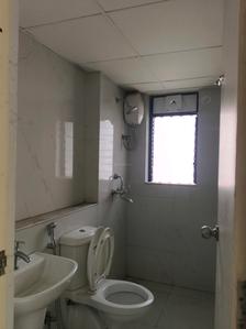 Common Bathroom Image of 611 Sq.ft 1 BHK Apartment / Flat for sale in Runwal Gardens Phase 3 Bldg No 29 30, Dombivli East Thane for Rs. 4500000