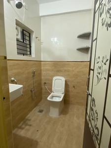 Bathroom Image of 1100 Sq.ft 3 BHK Apartment / Flat for rent in Keelkattalai Chennai for Rs. 35000