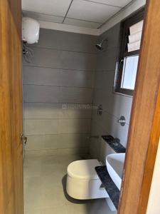 Bathroom Image of 1172 Sq.ft 3.5 BHK Apartment / Flat for rent in Malabar Exotica, Vaishno Devi Circle Ahmedabad for Rs. 43000