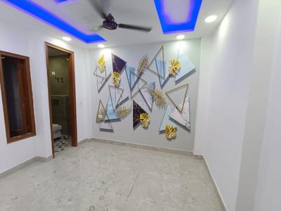 Bedroom Image of 900 Sq.ft 3 BHK Builder Floor for sale in Govindpuri New Delhi for Rs. 5500000