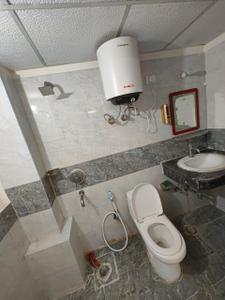 Bathroom Image of 1395 Sq.ft 3 BHK Apartment / Flat for rent in Nandini The Vasundhara Grand, Vasundhara Ghaziabad for Rs. 32000