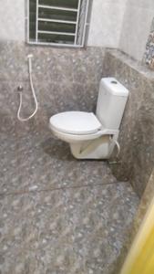 Bathroom Image of 1000 Sq.ft 2 BHK Apartment / Flat for rent in Virugambakkam Chennai for Rs. 30000