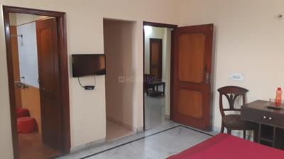 Bedroom Image of 600 Sq.ft 1 RK Apartment / Flat for rent in Sector 52 Noida for Rs. 12000