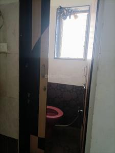 Bathroom Image of 600 Sq.ft 2 BHK Independent House for rent in Karve Nagar Pune for Rs. 18000