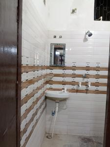 Bathroom Image of 1025 Sq.ft 3 BHK Builder Floor for rent in Mahmoorganj Varanasi for Rs. 12000