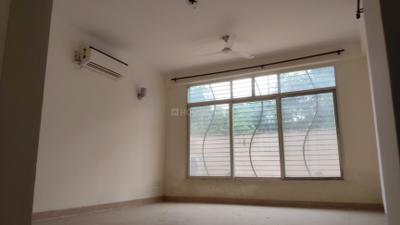 Living Room Image of 1920 Sq.ft 3.5 BHK Villa for rent in Supertech Czar Villas, Omicron I Greater Noida for Rs. 30000