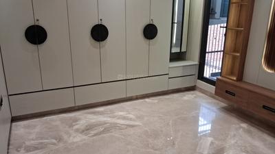 Bedroom Image of 1800 Sq.ft 3 BHK Builder Floor for sale in Vikaspuri New Delhi for Rs. 31500000
