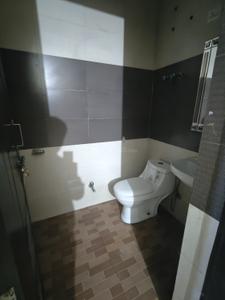 Bathroom Image of 1440 Sq.ft 2 BHK Builder Floor for rent in Sector 46 Gurgaon for Rs. 33000