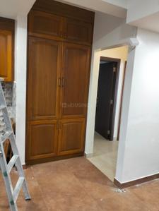 Bedroom Image of 1600 Sq.ft 3 BHK Apartment / Flat for rent in Nungambakkam Chennai for Rs. 100000