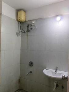 Common Bathroom Image of 774 Sq.ft 1.5 BHK Apartment / Flat for rent in Lodha Casa Rio, Palava Phase 1 Thane for Rs. 15300