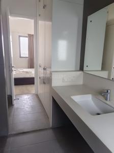 Bathroom Image of 1850 Sq.ft 3 BHK Apartment / Flat for sale in Ireo Skyon, Sector 60 Gurgaon for Rs. 41500000