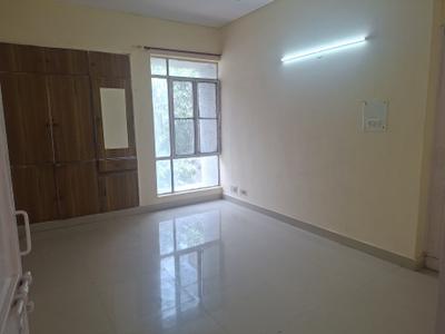 Bedroom Image of 1300 Sq.ft 3 BHK Apartment / Flat for rent in Bathal apartment, Patparganj New Delhi for Rs. 35500