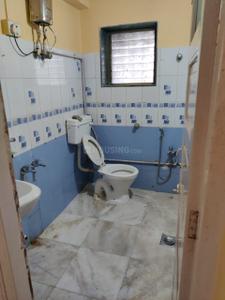 Bathroom Image of 810 Sq.ft 1 BHK Apartment / Flat for rent in M I Hamilton Mansion, Mazgaon Mumbai for Rs. 65000
