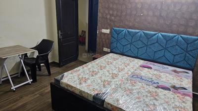 Bedroom Image of 500 Sq.ft 1 RK Builder Floor for rent in Amrapali Princely Estate, Sector 76 Noida for Rs. 15500