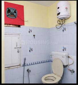 Bathroom Image of 1400 Sq.ft 3 BHK Apartment / Flat for rent in Kukatpally Hyderabad for Rs. 40000